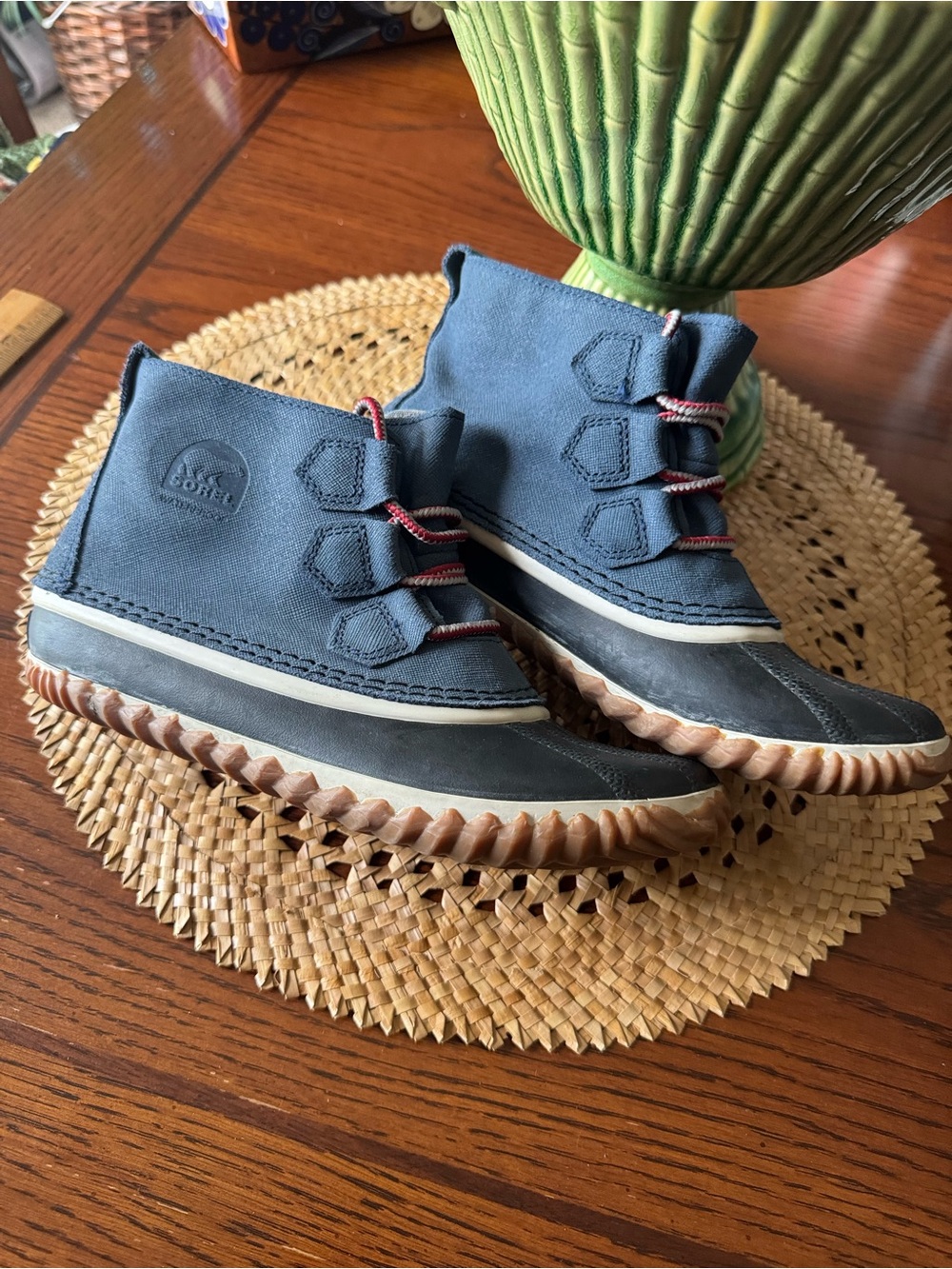 Sorel Out N About Waterproof Duck Boots Navy Blue Women's Size 7.5 Ankle Lace Up